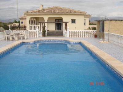 Villa For rent in Catral, Alicante, Spain